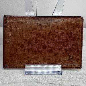 🔥 Louis Vuitton Vintage Taiga Leather Long Wallet – Classic French Luxury